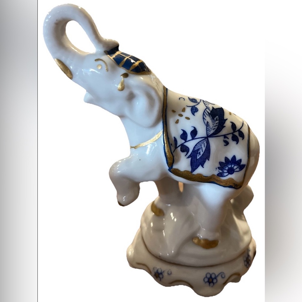VTG Royal AGC Collection Porcelain Blue Onion Pattern Elephant Trunk Up Figurine